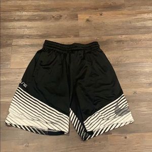 NIKE ATHLETIC SHORTS